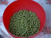 Fresh green peas