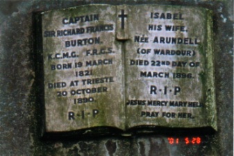 Close up of inscription on the tomb.