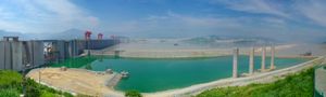 Three Gorges Dam, receiving, upstream side, 26 July 2004.