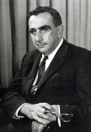 Teller's testimony against Robert Oppenheimer in 1954 furthered his process of alienation from many of his former Los Alamos colleagues.