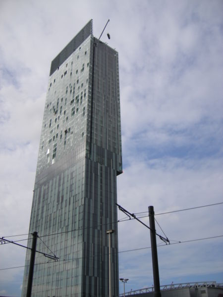 Image:Beetham Tower Manchester April 2006.jpg