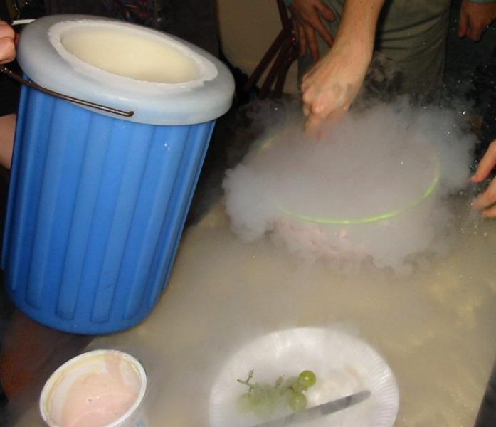 Image:Nitrogen ice cream 0020.jpg