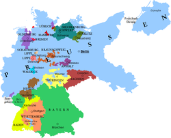 Subdivisions of Germany in 1925. Map showing borders of Germany from 1919 until 1937.