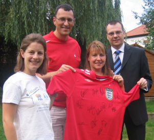 Stewart and Janet Collings receiving the prize on behalf of 'Inchy'